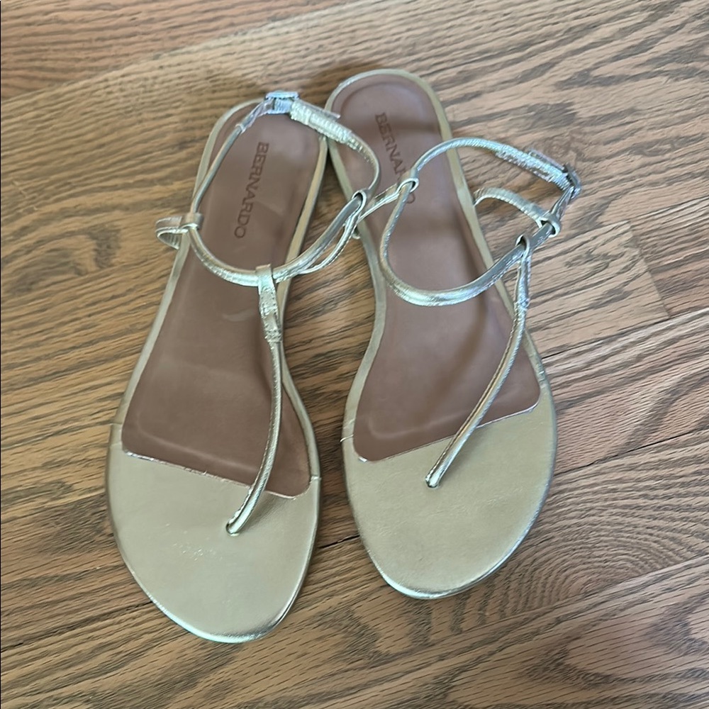 Bernardo Gold Thong Sandals Size 11 M